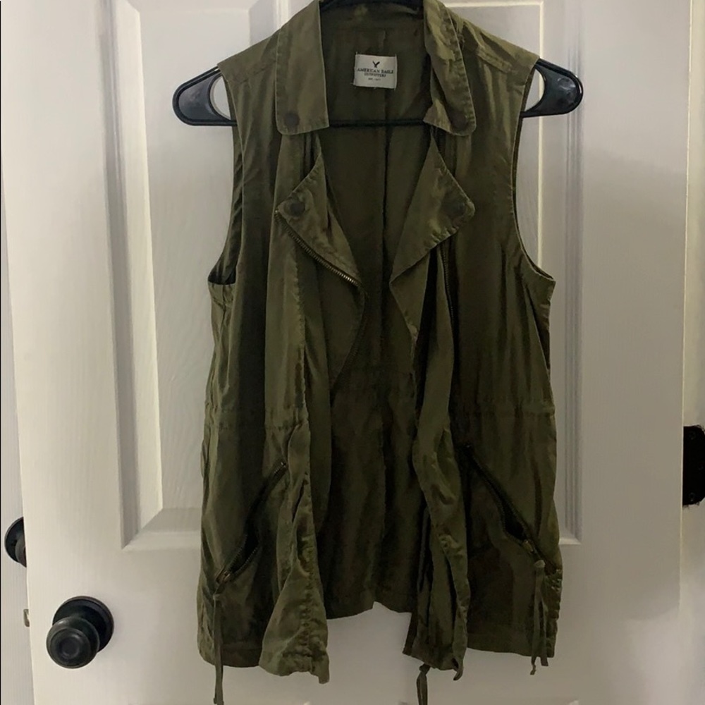 American Eagle Green Vest